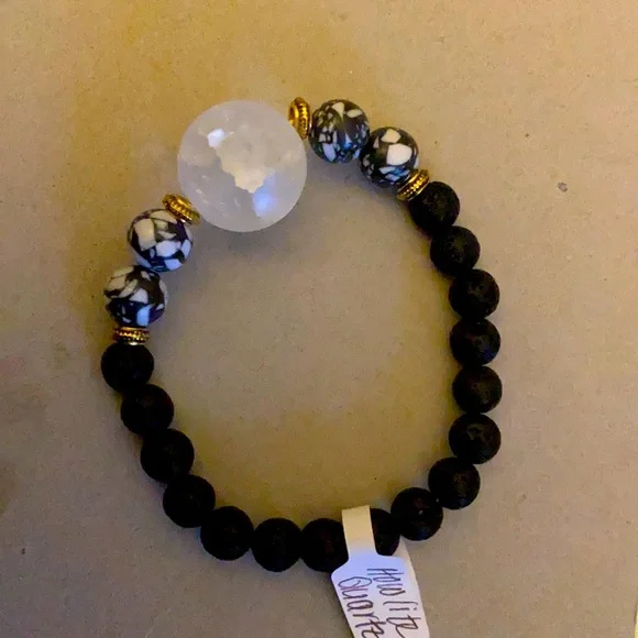 Howlite Quartz crystal bracelet - Picture 1 of 1
